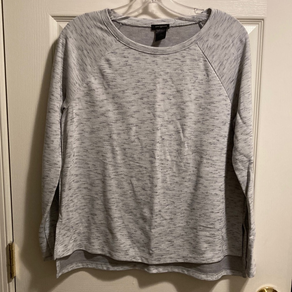 Ann Taylor Women’s Long-Sleeve Top (size M)